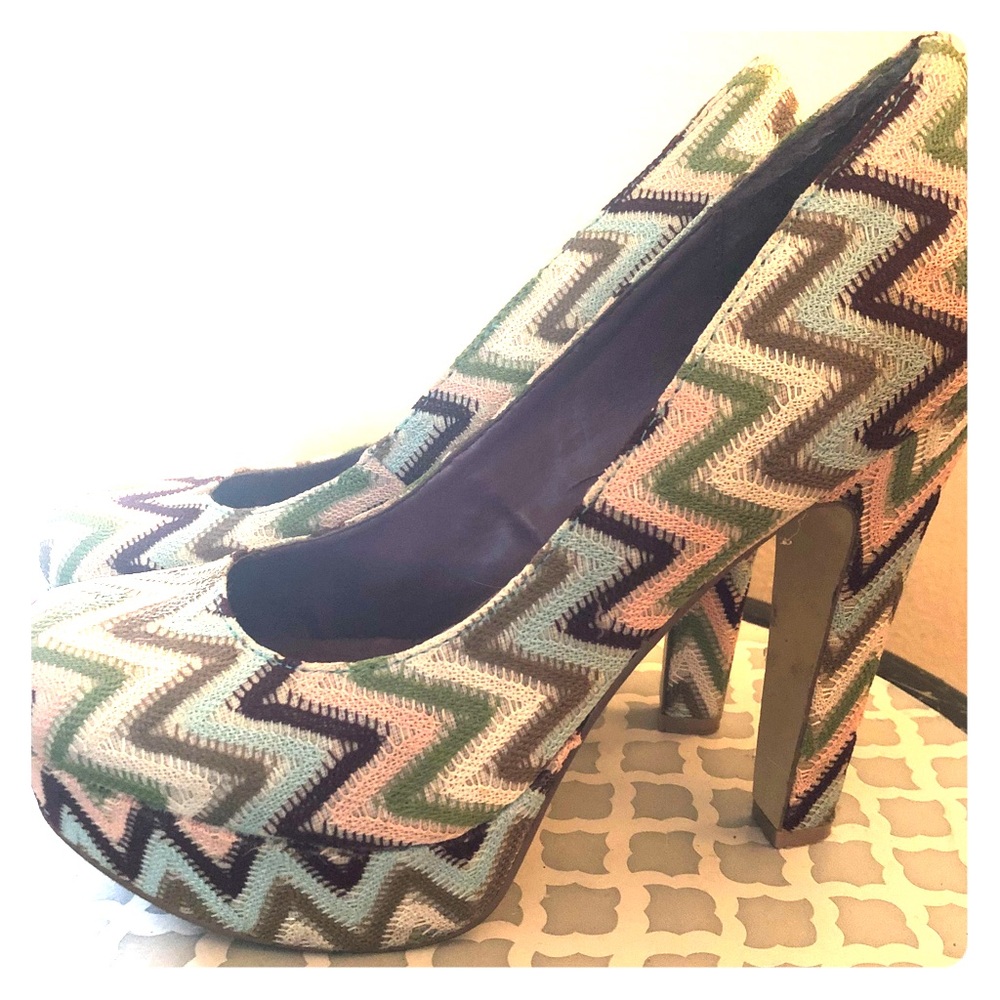Steve Madden Pastel Chevron style Heels